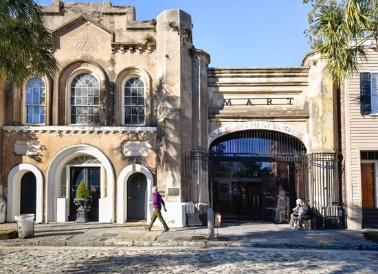 Old Slave Mart Museum
